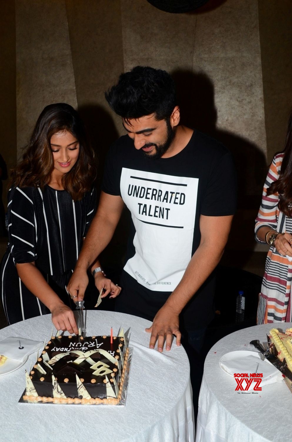 Mumbai: Arjun Kapoor celebrates birthday with Mubarakan team - Social
