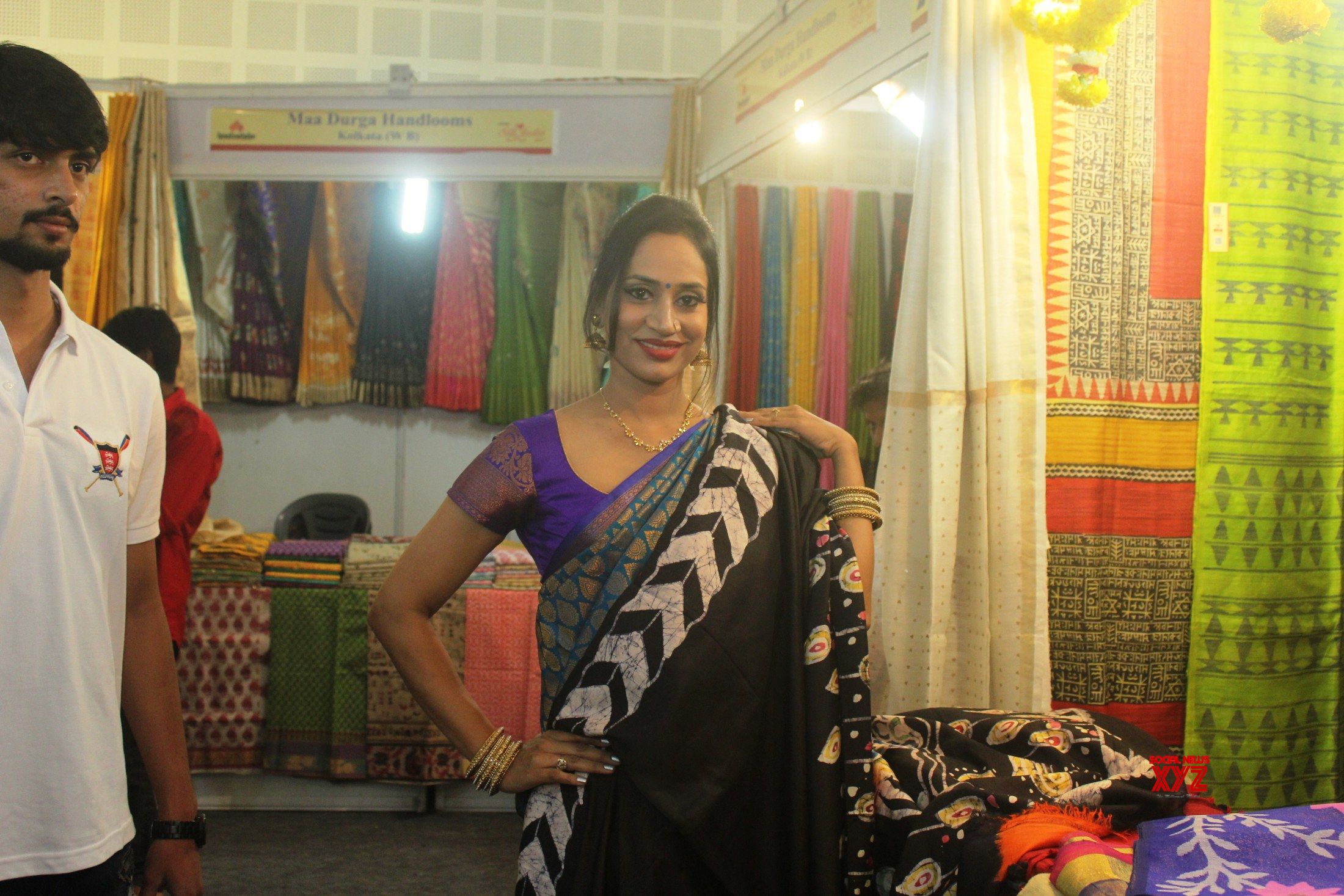 Mrs Goa Samiksha launches Silk India Expo (13)