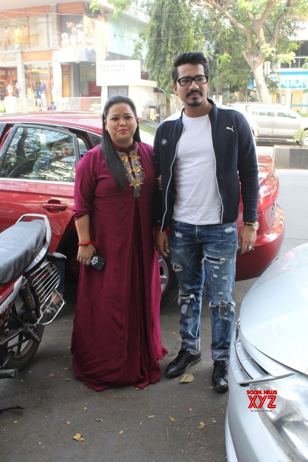 Mumbai Bharti Singh And Haarsh Limbachiyaa Seen Shopping In Mumbai Social News Xyz