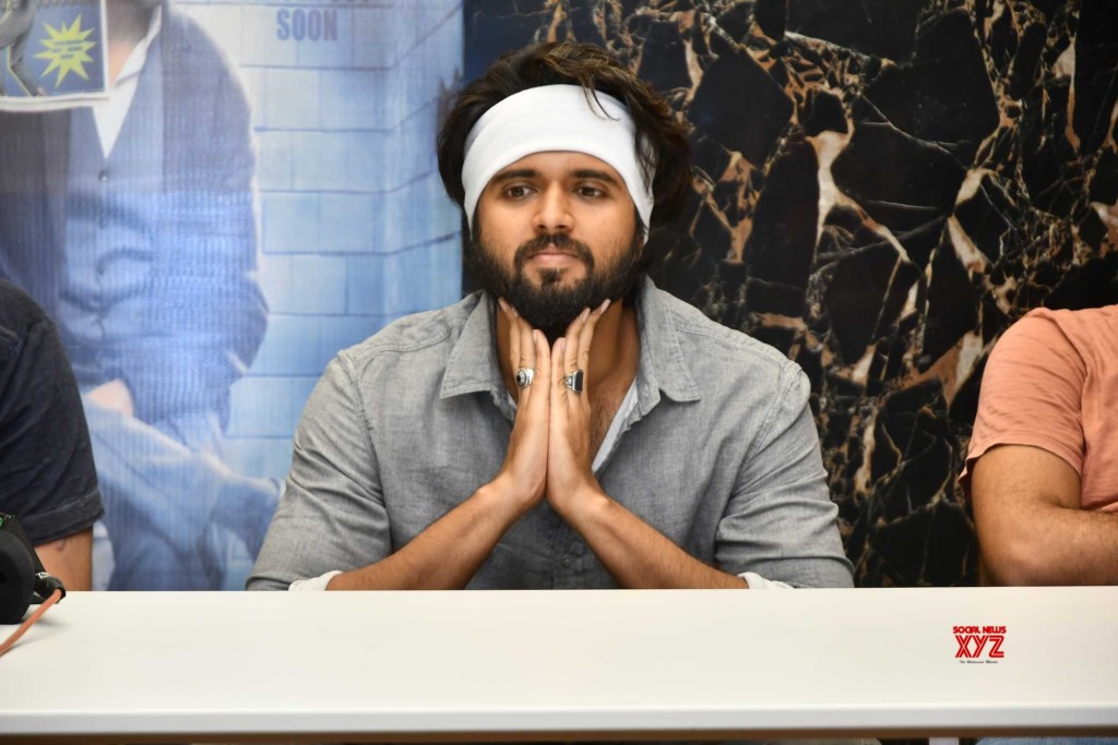 Devarakonda Has To Compete With Superstar And Charmee Social News Xyz