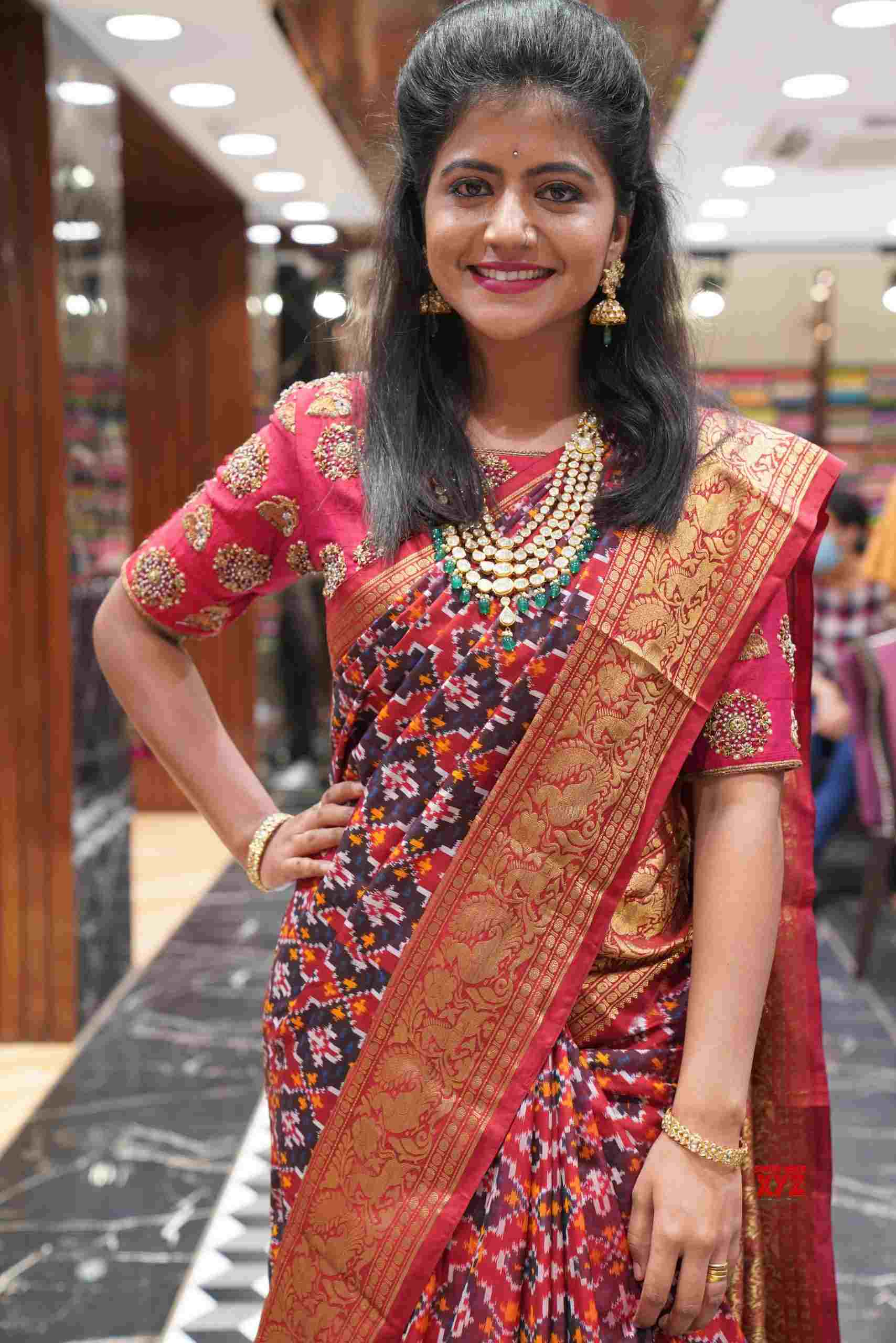 Actress Shiva Jyothi HD Stills From Brand Mandir Wedding Saree Showroom