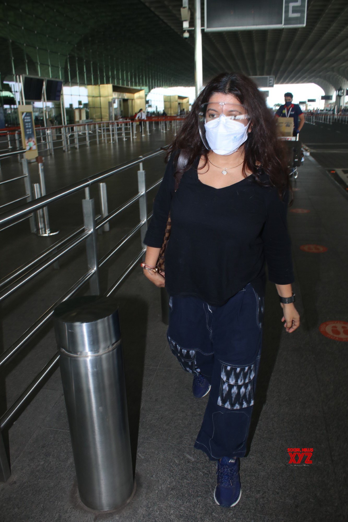 Zoya Akhtar Spotted At Airport Departure - Gallery - Social News XYZ