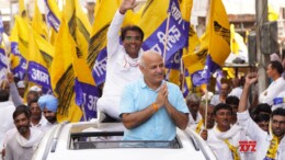 Hisar: Former Delhi Deputy Chief Minister Manish Sisodia holds a roadshow in support of Aam Aadmi Party candidate Bhupendra Beniwal Sharma in the Adampur assembly ahead of the Haryana assembly election in Hisar on Wednesday, October 02, 2024. (Photo: IANS) 