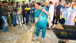New Delhi: BJP National President Jagat Prakash Nadda volunteers in the 'Cleanliness Campaign' under the 'Seva Pakhwada' near Lodhi Colony Road on the occasion of Gandhi Jayanti, in New Delhi on Wednesday, October 2, 2024. (Photo: IANS)