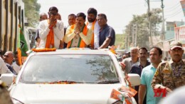 Jhajjar: Madhya Pradesh Chief Minister Mohan Yadav holds a roadshow in support of party candidate  Captain Birdhana ahead of Haryana Assembly Elections in Jhajjar district of Haryana on Thursday, October 03, 2024. (Photo: IANS)