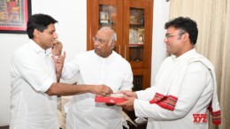 New Delhi: Congress President Mallikarjun Kharge meets party leaders Deependra Hooda and Ashok Tanwar, who rejoined Congress, in New Delhi on Friday, October 04, 2024. (Photo: IANS)