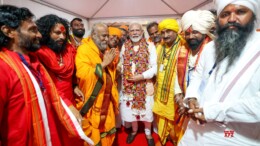 Washim: Prime Minister Narendra Modi engages in an interaction with saints from the Banjara community during his visit to Washim on Saturday, October 05, 2024. (Photo: IANS)