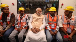 Mumbai: Prime Minister Narendra Modi interacts with MMRC workers in the metro after flagging off the Mumbai Metro from Bandra Kurla Complex to Aarey Jogeshwari-Vikhroli Link Road in Mumbai on Saturday, October 5, 2024. (Photo: IANS)