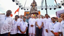 Kolhapur: Leader of Opposition Rahul Gandhi unveils the statue of Chhatrapati Shivaji Maharaj at Bhagwa Chowk in Kolhapur on Saturday, October 05, 2024. (Photo: IANS)