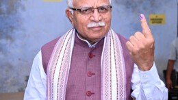 Karnal: Union Minister of Housing and Urban Affairs & Power, Manohar Lal Khattar shows his ink-marked finger after casting his vote in the Haryana assembly election in Karnal on Friday, October 04, 2024. (Photo: IANS)