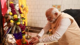Washim: Prime Minister Narendra Modi offers prayers at Poharadevi Temple in Washim on Saturday, October 5, 2024. (Photo: IANS)
