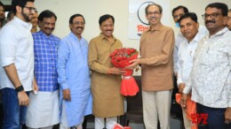 Mumbai: Former BJP MLA from Sindhudurg district Rajan Teli  joins Shiv Sena (Uddhav Balasaheb Thackeray) in the presence of party chief Uddhav Thackeray in Mumbai on Friday, October 18, 2024. (Photo: IANS)