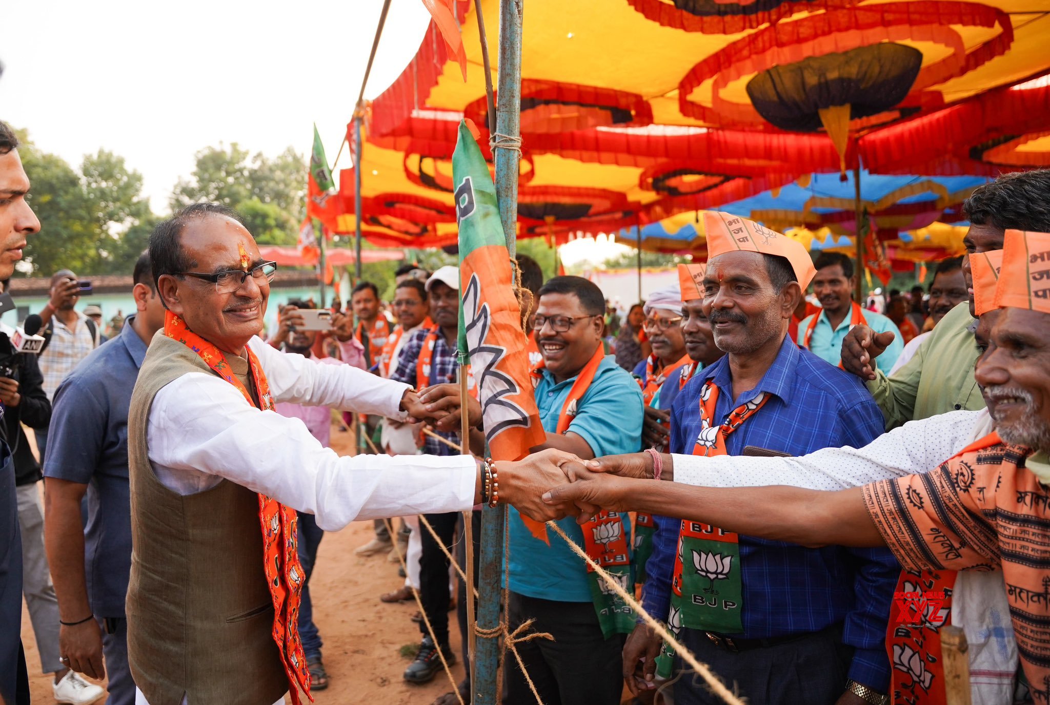 Khunti: Union Minister Shivraj Singh Chouhan attends a public meeting in support of BJP candidate Koche Munda in the Torpa Assembly Constituency #Gallery Khunti: Union Minister Shivraj Singh Chouhan attends a public meeting in support of BJP candidate Koche Munda in the Torpa Assembly Constituency #Gallery