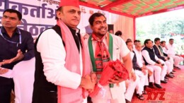 Ghaziabad: Samajwadi Party President Akhilesh Yadav during an election campaign in support of party candidate Singh Raj Jatav ahead of the Assembly by-election in Masuri, Ghaziabad, on Tuesday, November 05, 2024. (Photo: IANS)