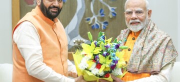 New Delhi: Haryana Chief Minister Nayab Singh Saini, meets Prime Minister Narendra Modi in New Delhi on Friday, October 25, 2024. (Photo: IANS)