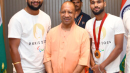 Greater Noida: Uttar Pradesh Chief Minister Yogi Adityanath meets Praveen Kumar, gold medalist in the high jump at the Paris Paralympics 2024, along with his parents and coach in Greater Noida on Wednesday September 11, 2024. (Photo: IANS)